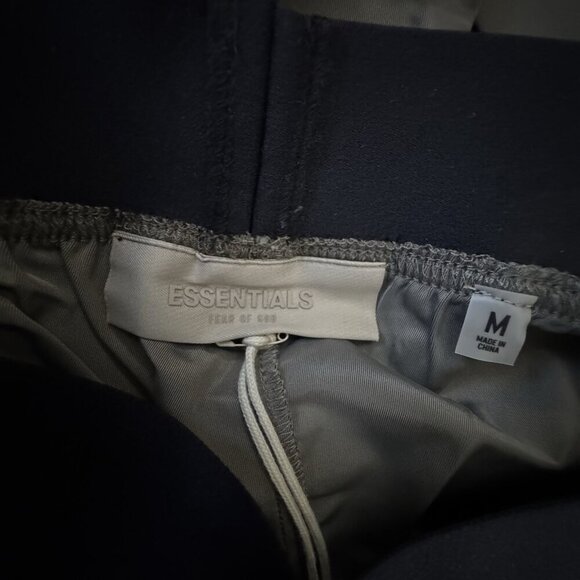 Fear Of God Essentials Bonded Nylon Pants Gray black Mens size Medium NWT - Picture 3 of 13